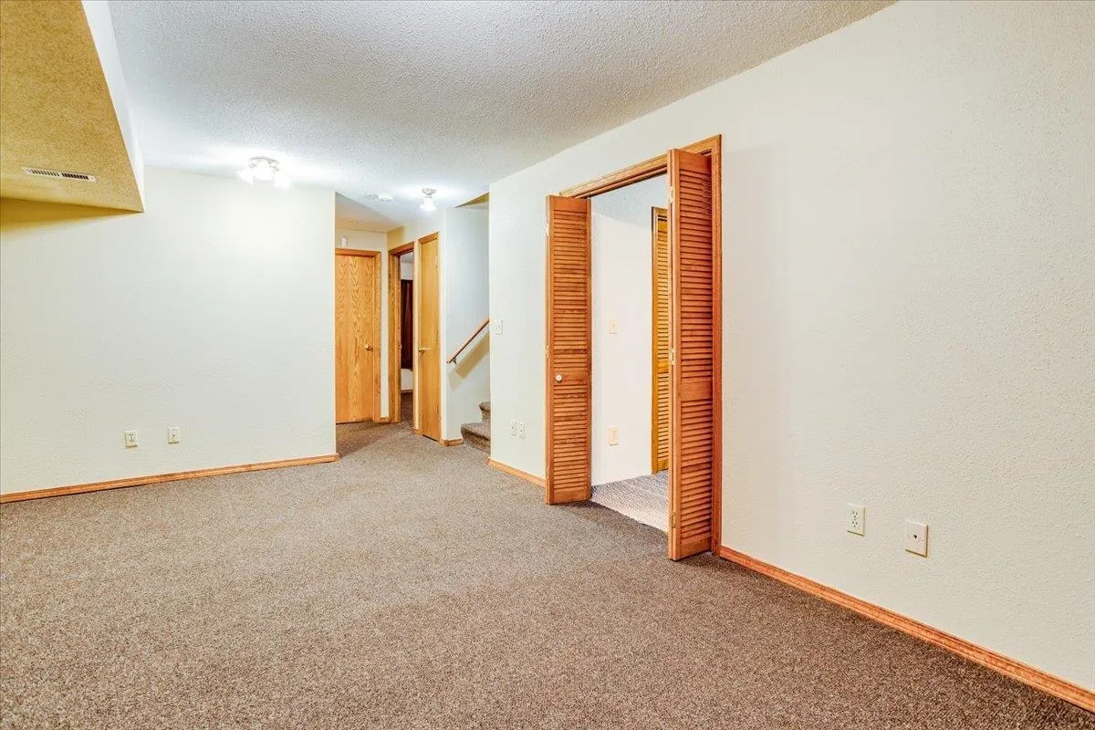 Derby, Kansas 67037, United States, 3 Bedrooms Bedrooms, ,3 BathroomsBathrooms,Residential,Pending,35857