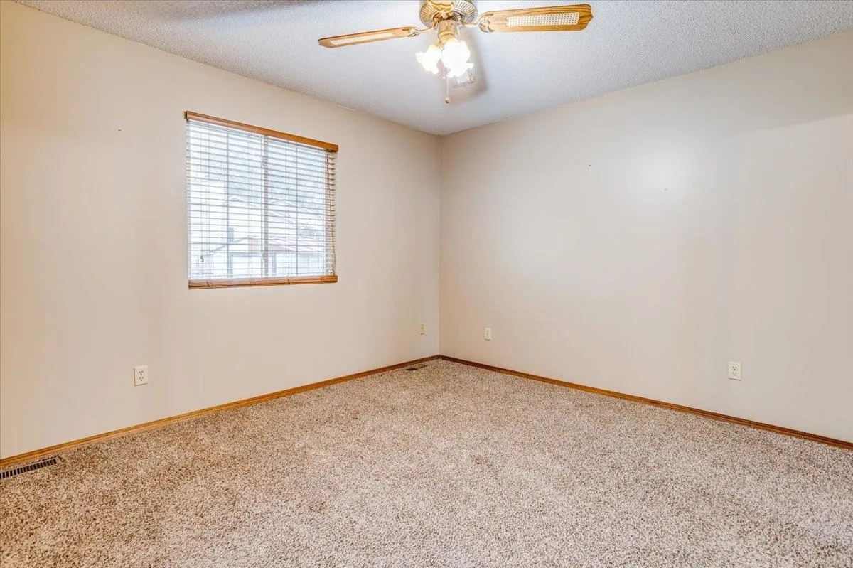 Derby, Kansas 67037, United States, 3 Bedrooms Bedrooms, ,3 BathroomsBathrooms,Residential,Pending,35857