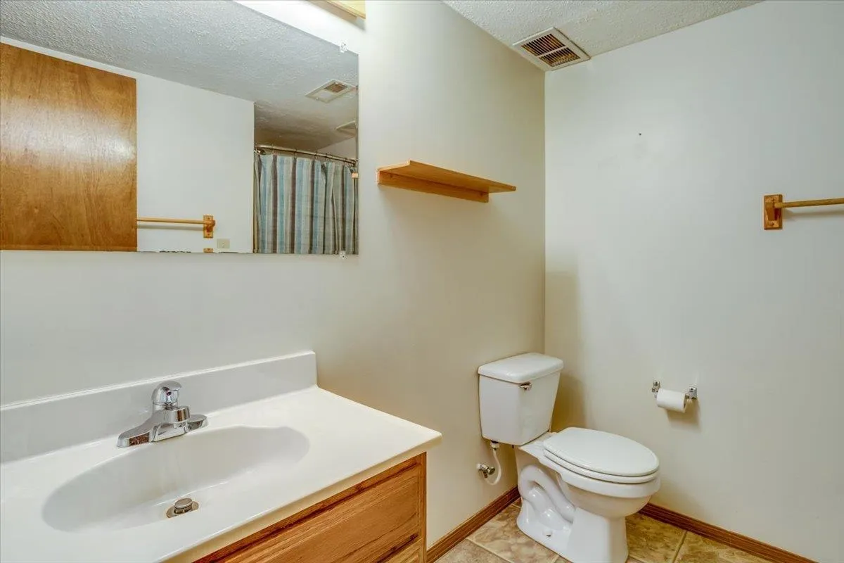 Derby, Kansas 67037, United States, 3 Bedrooms Bedrooms, ,3 BathroomsBathrooms,Residential,Pending,35857