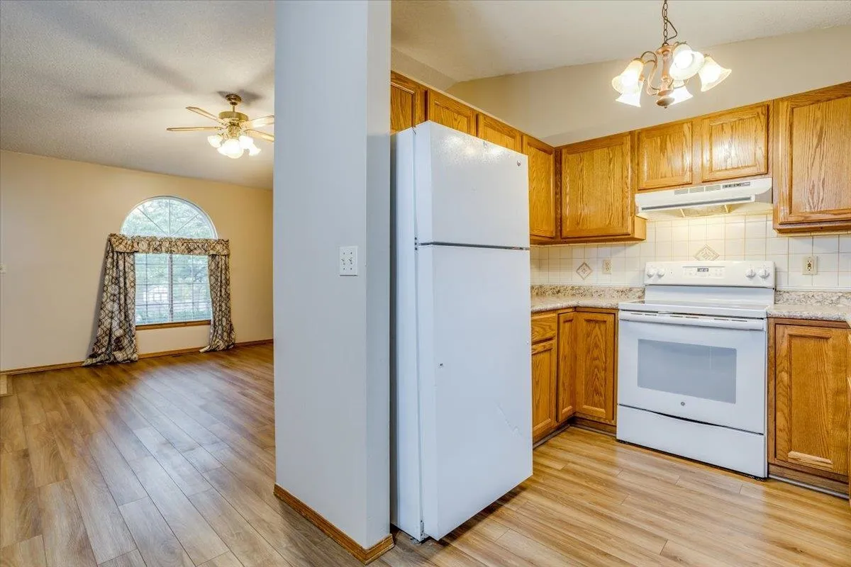 Derby, Kansas 67037, United States, 3 Bedrooms Bedrooms, ,3 BathroomsBathrooms,Residential,Pending,35857