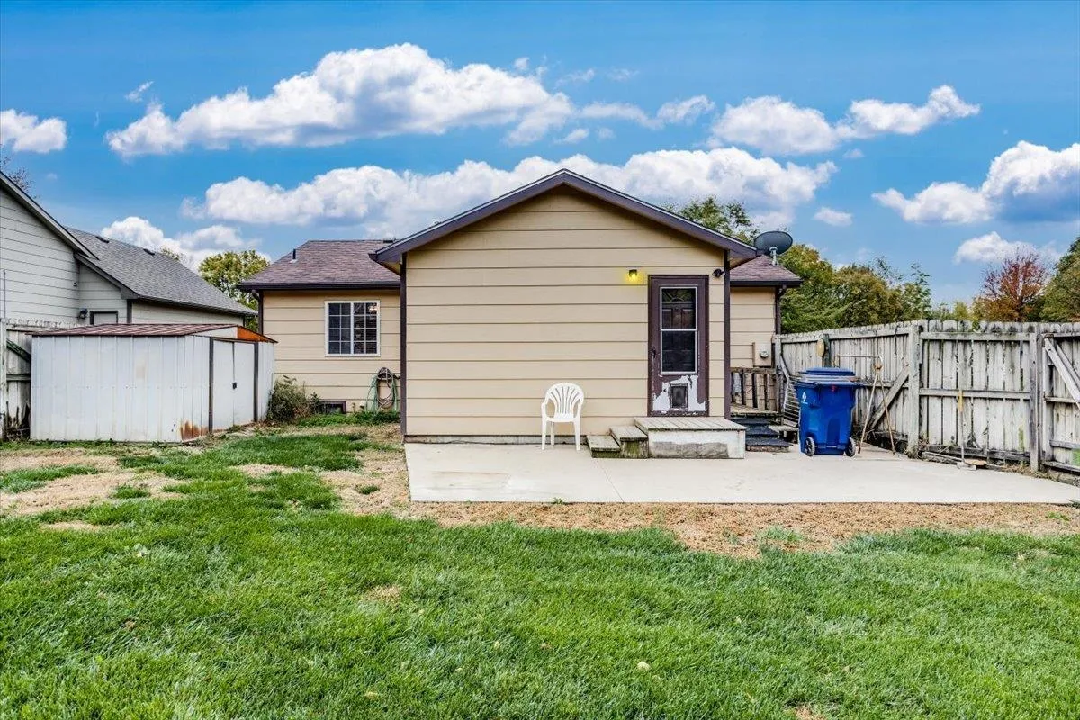 Derby, Kansas 67037, United States, 3 Bedrooms Bedrooms, ,3 BathroomsBathrooms,Residential,Pending,35857