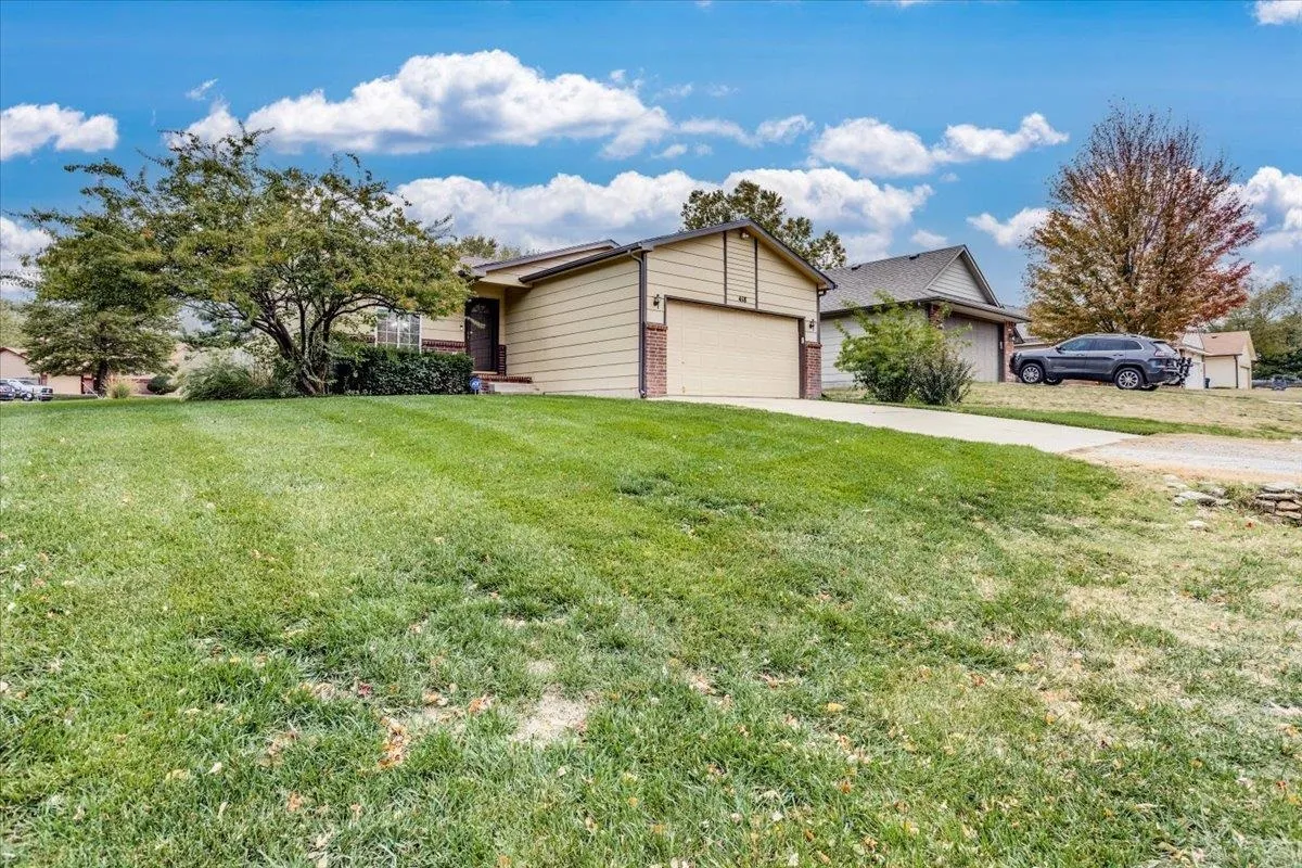 Derby, Kansas 67037, United States, 3 Bedrooms Bedrooms, ,3 BathroomsBathrooms,Residential,Pending,35857