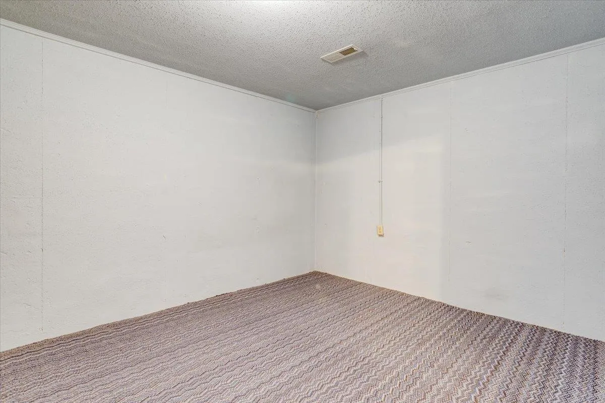 Derby, Kansas 67037, United States, 3 Bedrooms Bedrooms, ,3 BathroomsBathrooms,Residential,Pending,35857