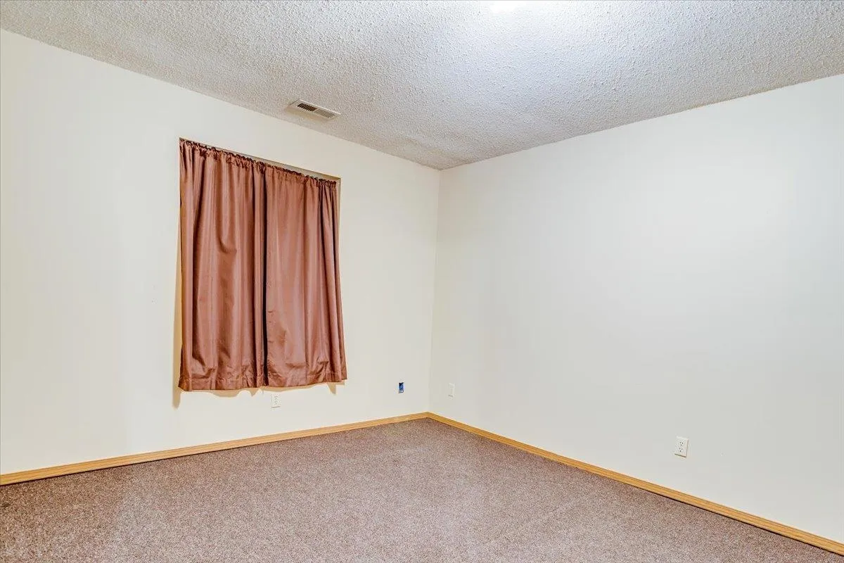 Derby, Kansas 67037, United States, 3 Bedrooms Bedrooms, ,3 BathroomsBathrooms,Residential,Pending,35857