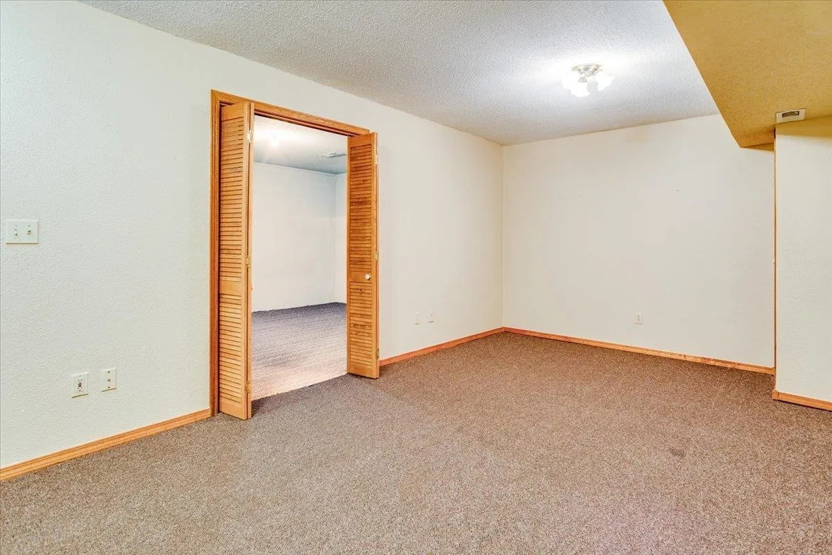 Derby, Kansas 67037, United States, 3 Bedrooms Bedrooms, ,3 BathroomsBathrooms,Residential,Pending,35857