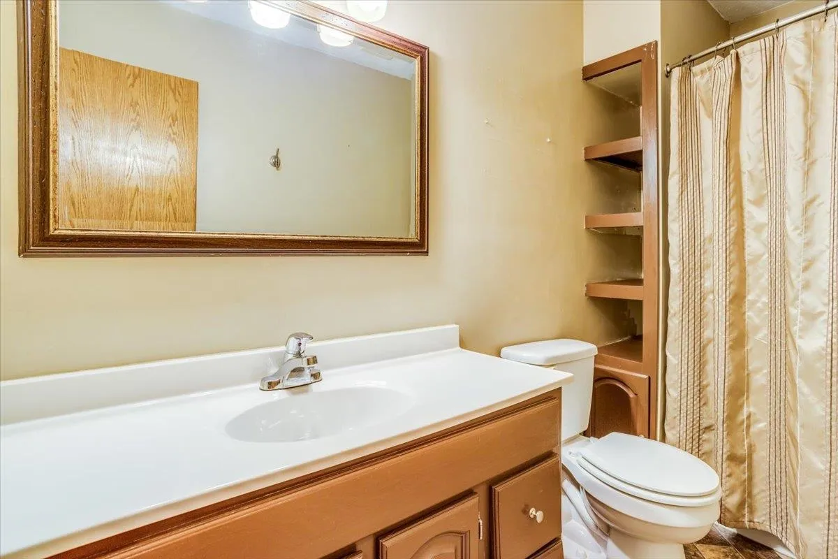 Derby, Kansas 67037, United States, 3 Bedrooms Bedrooms, ,3 BathroomsBathrooms,Residential,Pending,35857