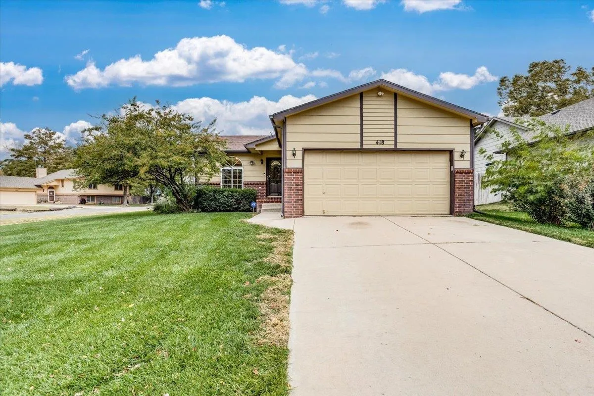 Derby, Kansas 67037, United States, 3 Bedrooms Bedrooms, ,3 BathroomsBathrooms,Residential,Pending,35857