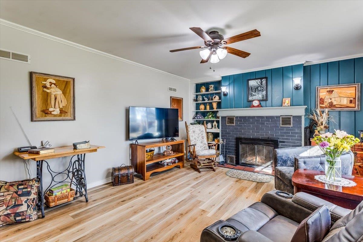 Cheney, Kansas 67025, United States, 2 Bedrooms Bedrooms, ,2 BathroomsBathrooms,Residential,Pending,62732