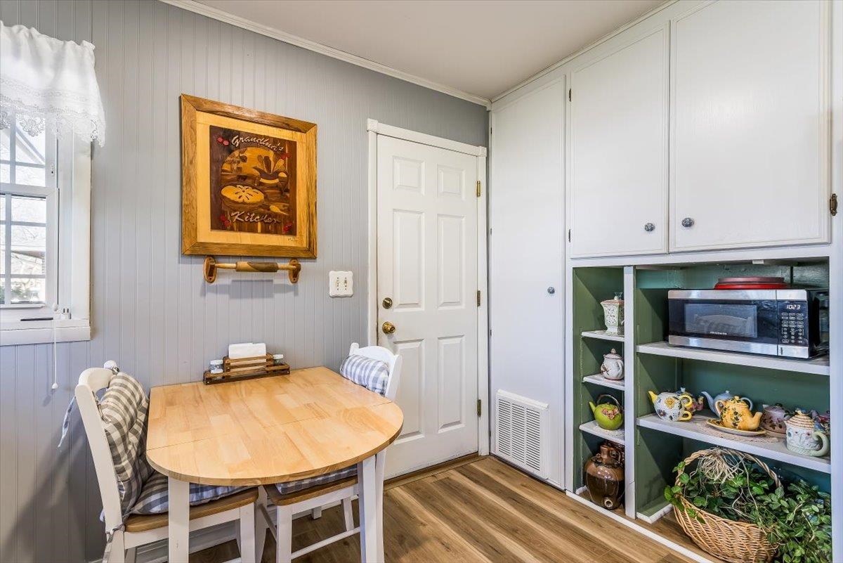 Cheney, Kansas 67025, United States, 2 Bedrooms Bedrooms, ,2 BathroomsBathrooms,Residential,Pending,62732