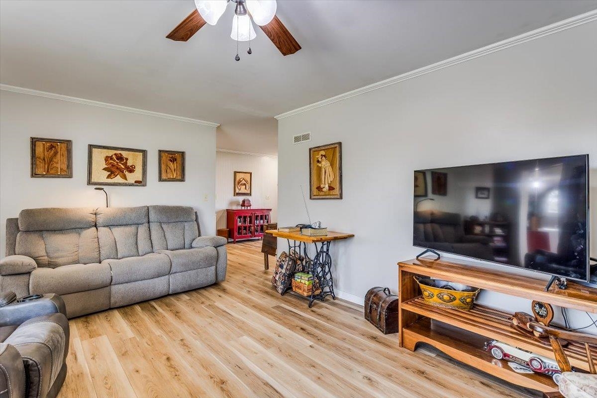 Cheney, Kansas 67025, United States, 2 Bedrooms Bedrooms, ,2 BathroomsBathrooms,Residential,Pending,62732