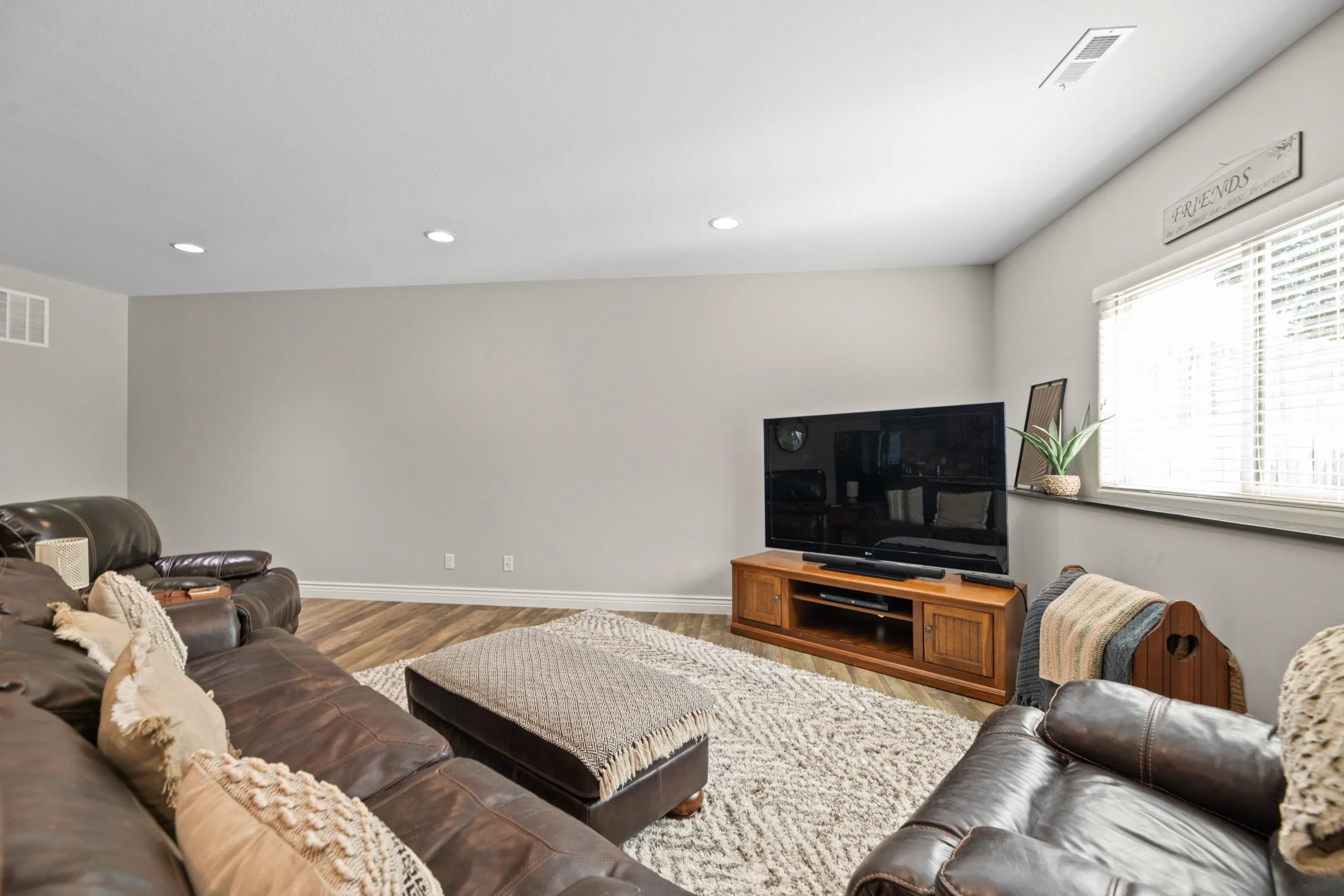 Wichita, Kansas 67215, United States, 4 Bedrooms Bedrooms, ,3 BathroomsBathrooms,Residential,Active,226864