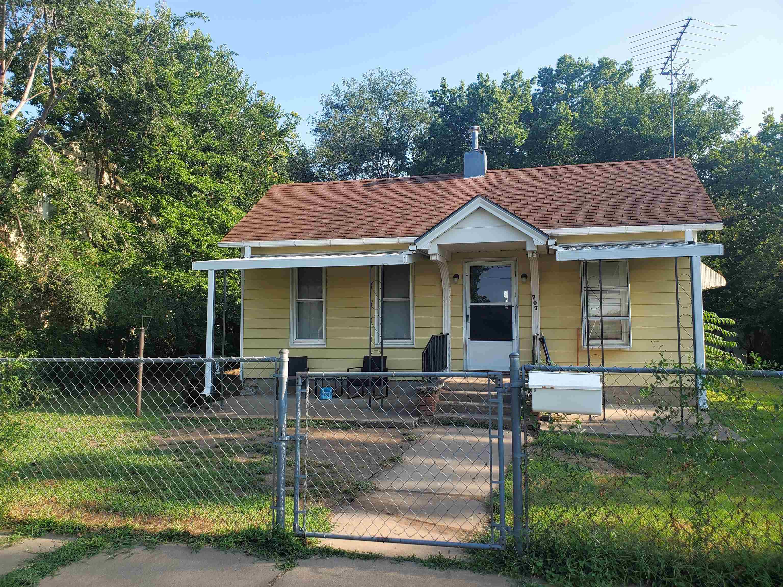 707 Spruce St, Salina, Kansas image 2