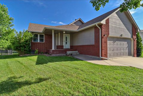 Homes For Sale - 866 S Bedford Ct<br/> Wichita, KS 67207