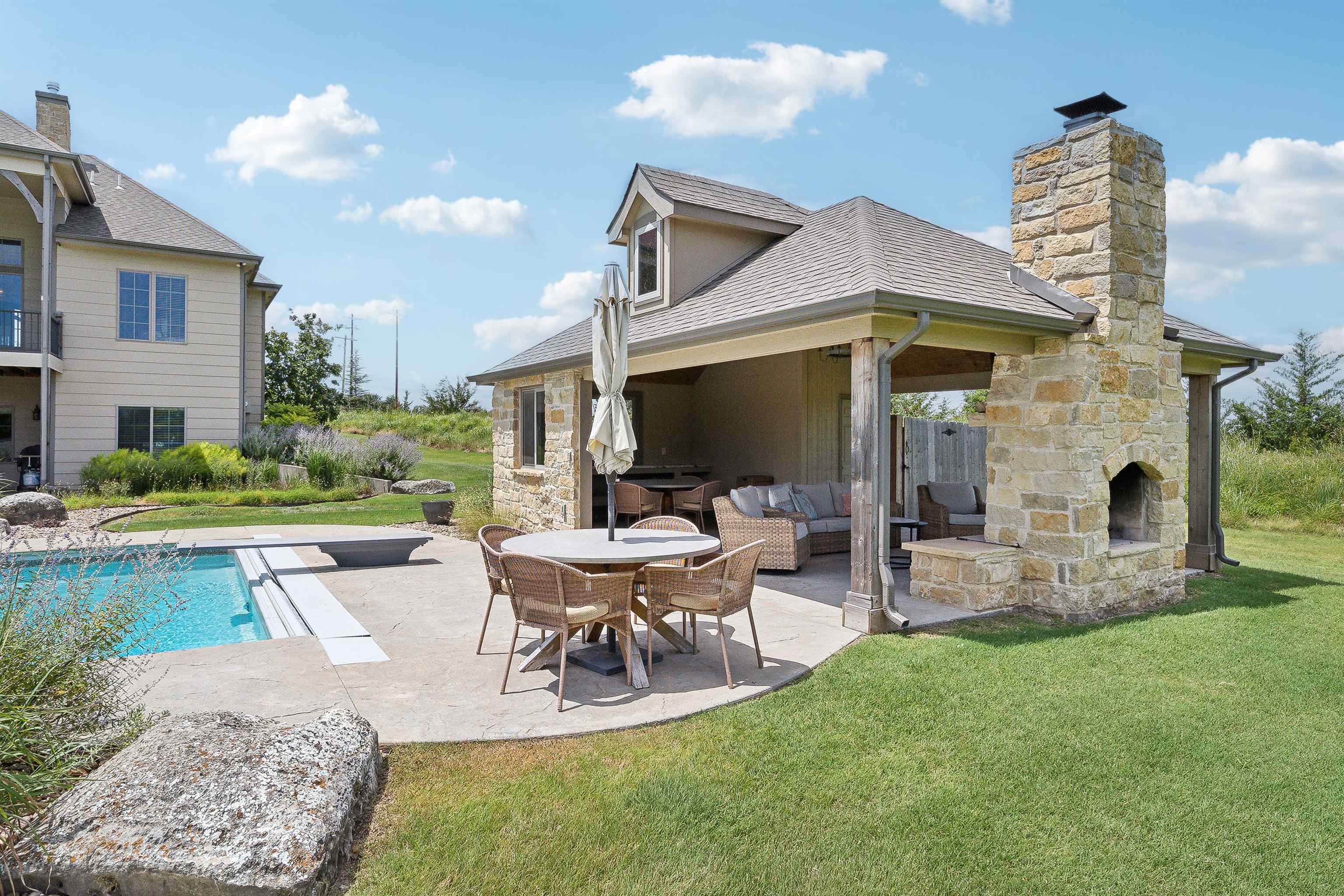 8710 S Webb Rd, Derby, Kansas image 3