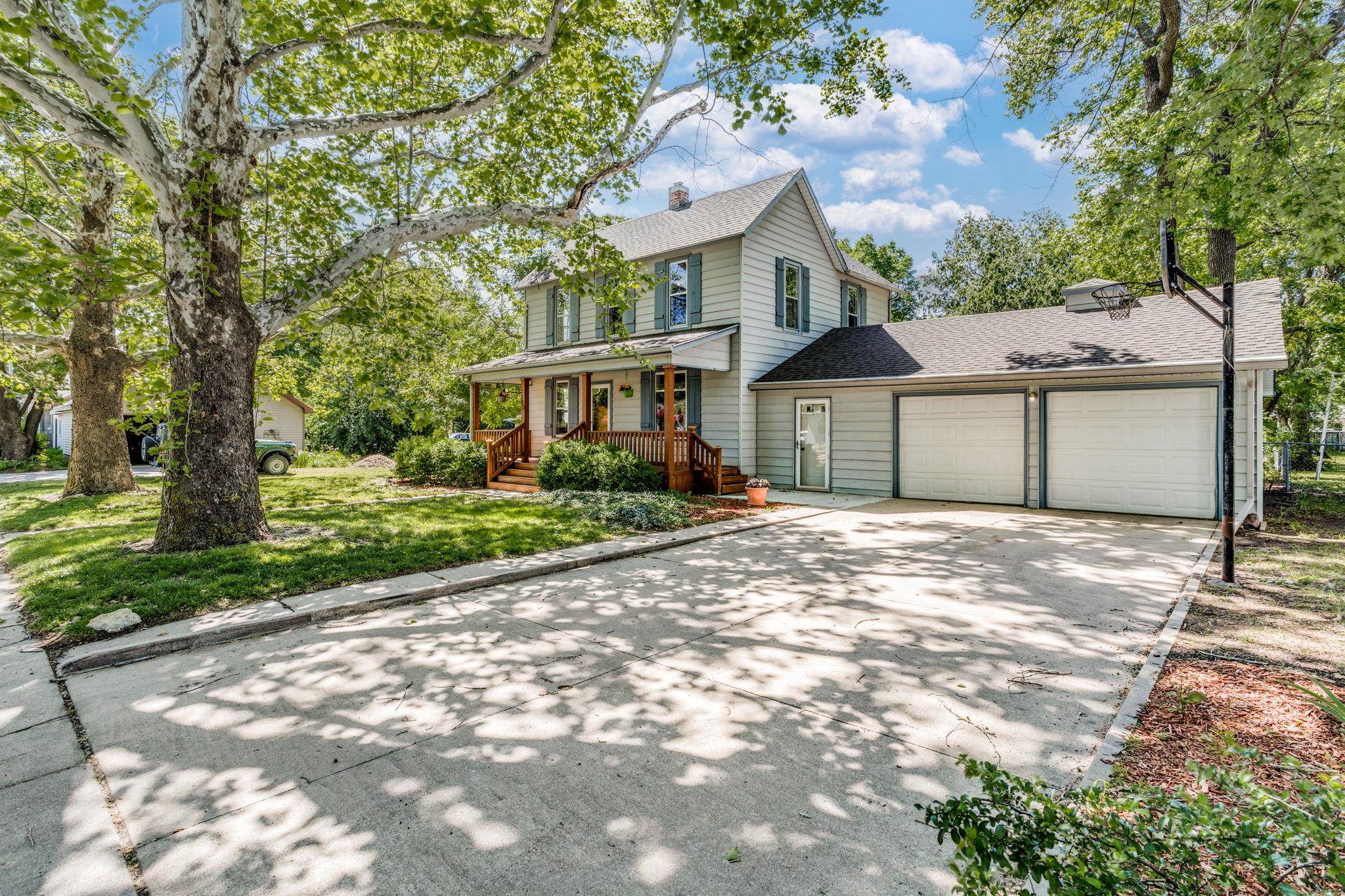 107 W 24th St, North Newton, Kansas image 1