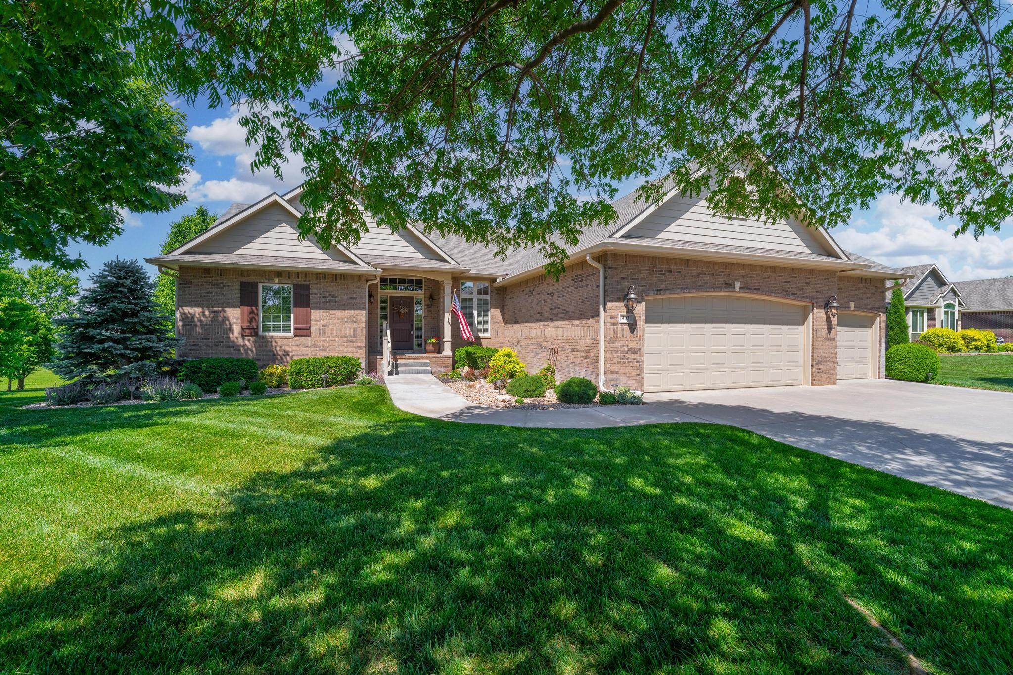 403 N Bailey Mae Ct, Valley Center, Kansas image 1
