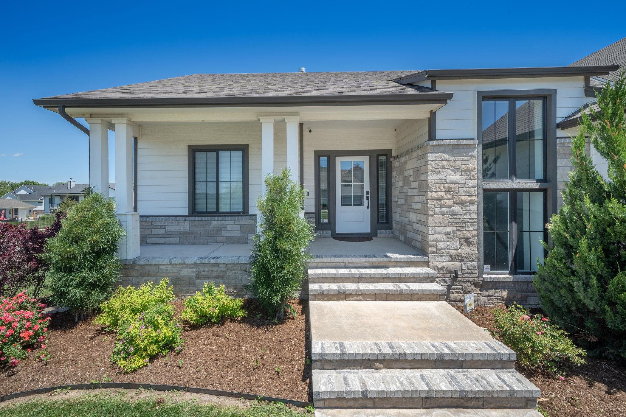 1604 N Shadow Rock Dr, Andover, Kansas image 2