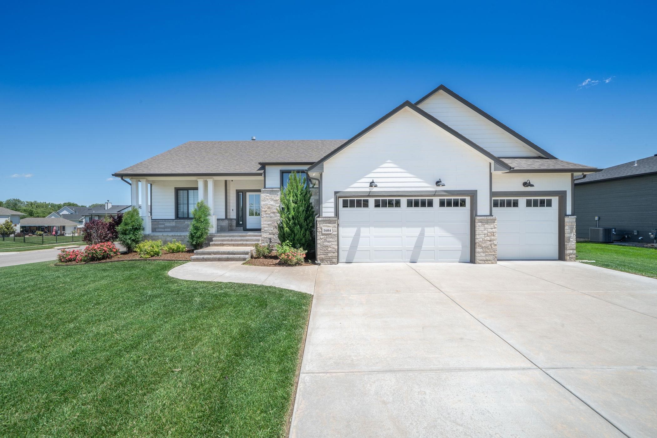 1604 N Shadow Rock Dr, Andover, Kansas image 1