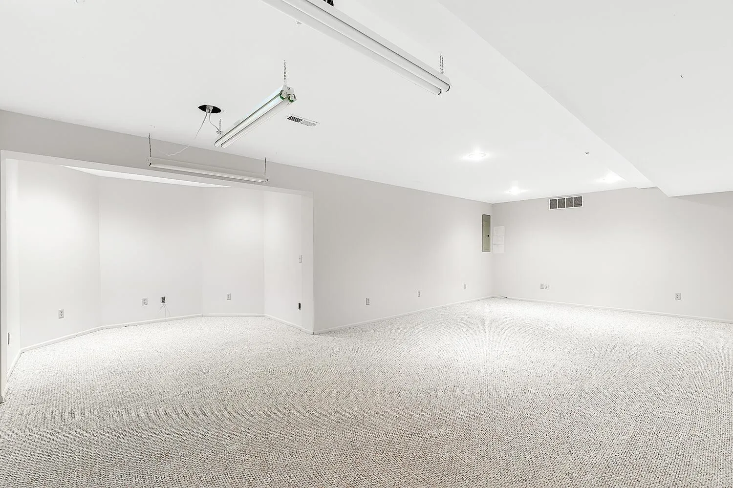 Wichita, Kansas 67226, United States, 3 Bedrooms Bedrooms, ,3 BathroomsBathrooms,Residential,Active,179189