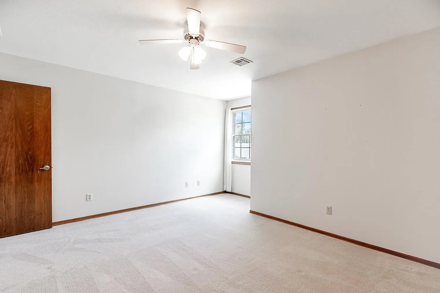 Wichita, Kansas 67226, United States, 3 Bedrooms Bedrooms, ,3 BathroomsBathrooms,Residential,Active,179189