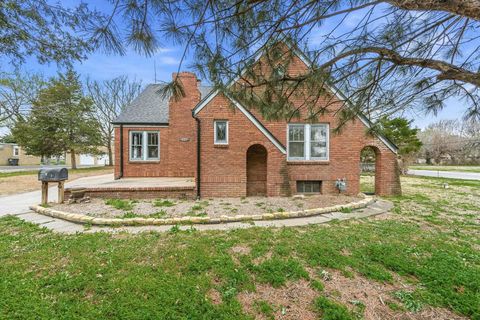 Homes For Sale - 101 S Tyler Rd<br/> Sedgwick County, Wichita, KS 67209