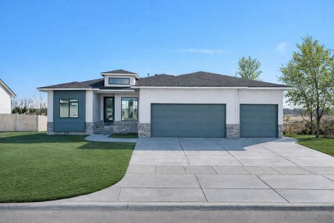 Homes For Sale - 5857 N St. Paul Ct<br/> Sedgwick County, Wichita, KS 67204