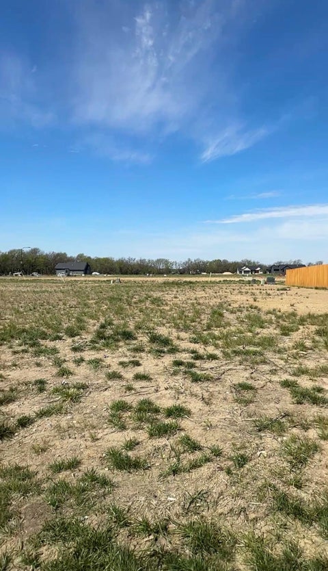 Homes For Sale - 331 N Woodstone St<br/> Derby, KS 67037