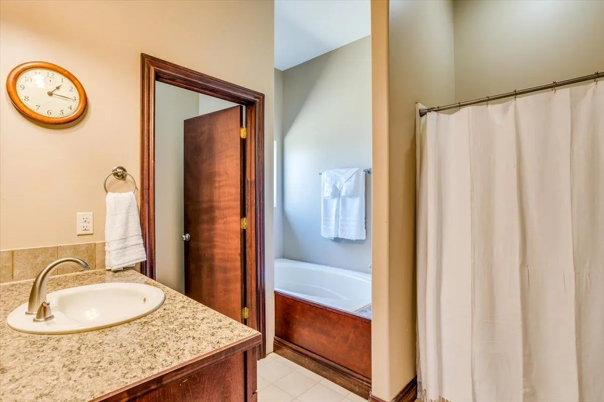 Goddard, Kansas 67052, United States, 5 Bedrooms Bedrooms, ,3 BathroomsBathrooms,Residential,Active,106350