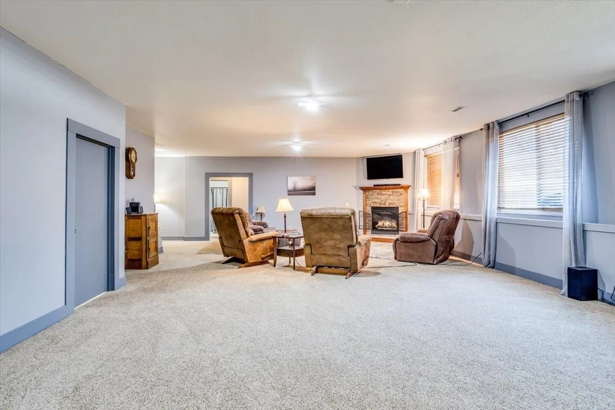 Goddard, Kansas 67052, United States, 5 Bedrooms Bedrooms, ,3 BathroomsBathrooms,Residential,Active,106350