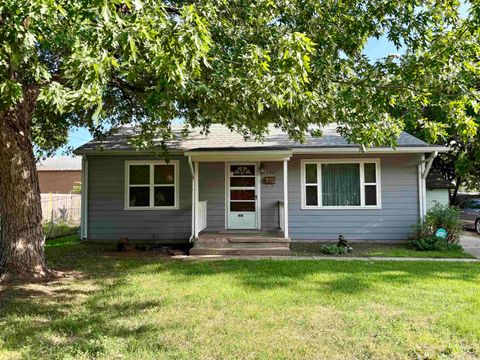 Homes For Sale - 1217 W Stillwell St<br/> Wichita, KS 67213