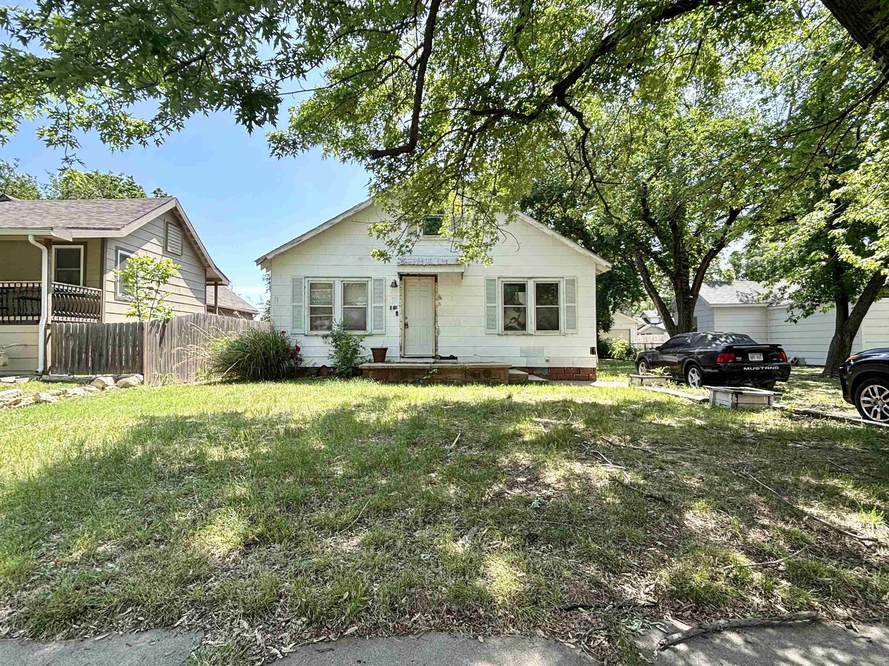 614 S Gordon St, Wichita, Kansas image 2
