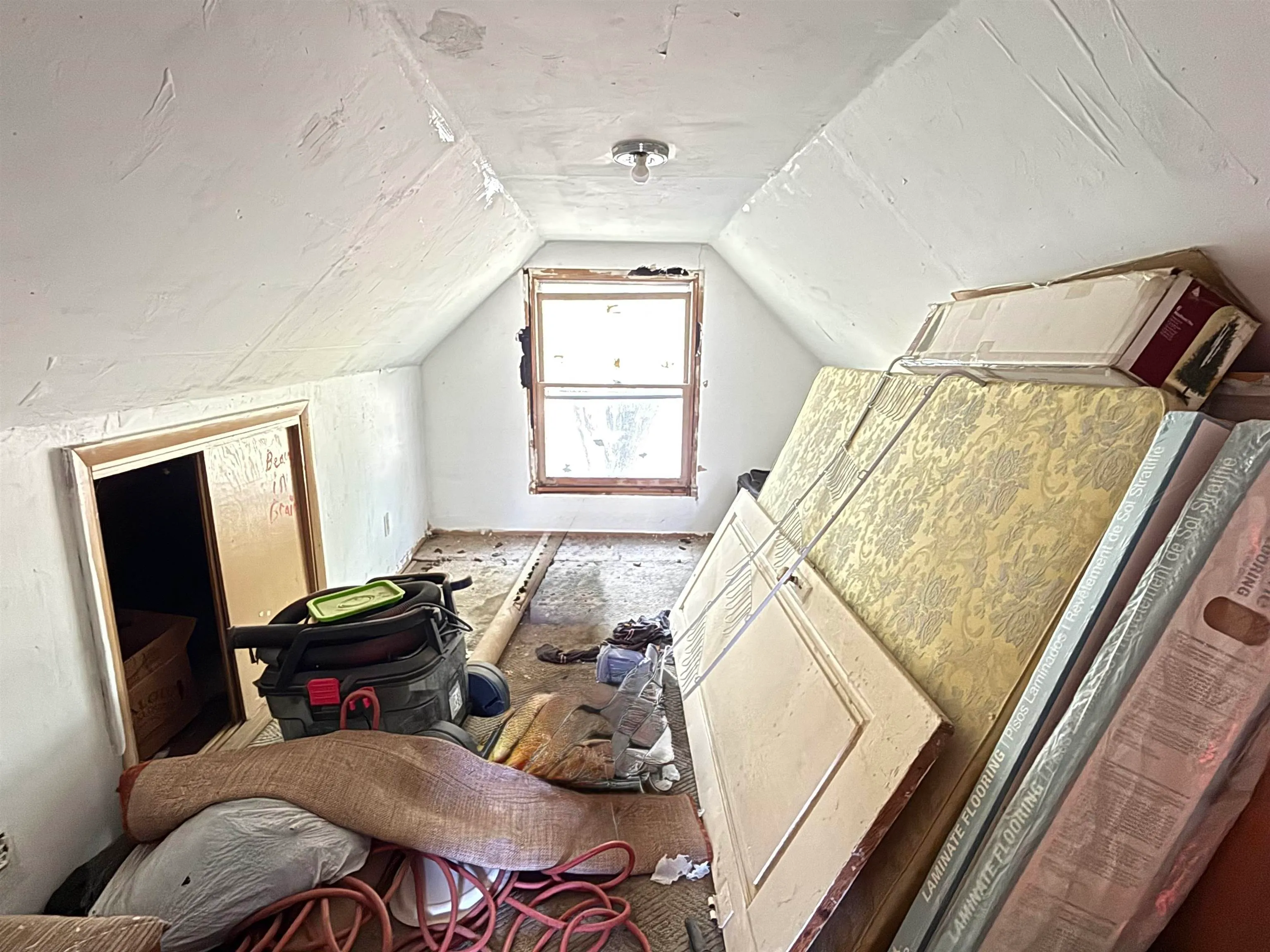 Wichita, Kansas 67213, United States, 4 Bedrooms Bedrooms, ,1 BathroomBathrooms,Residential,Pending,137295