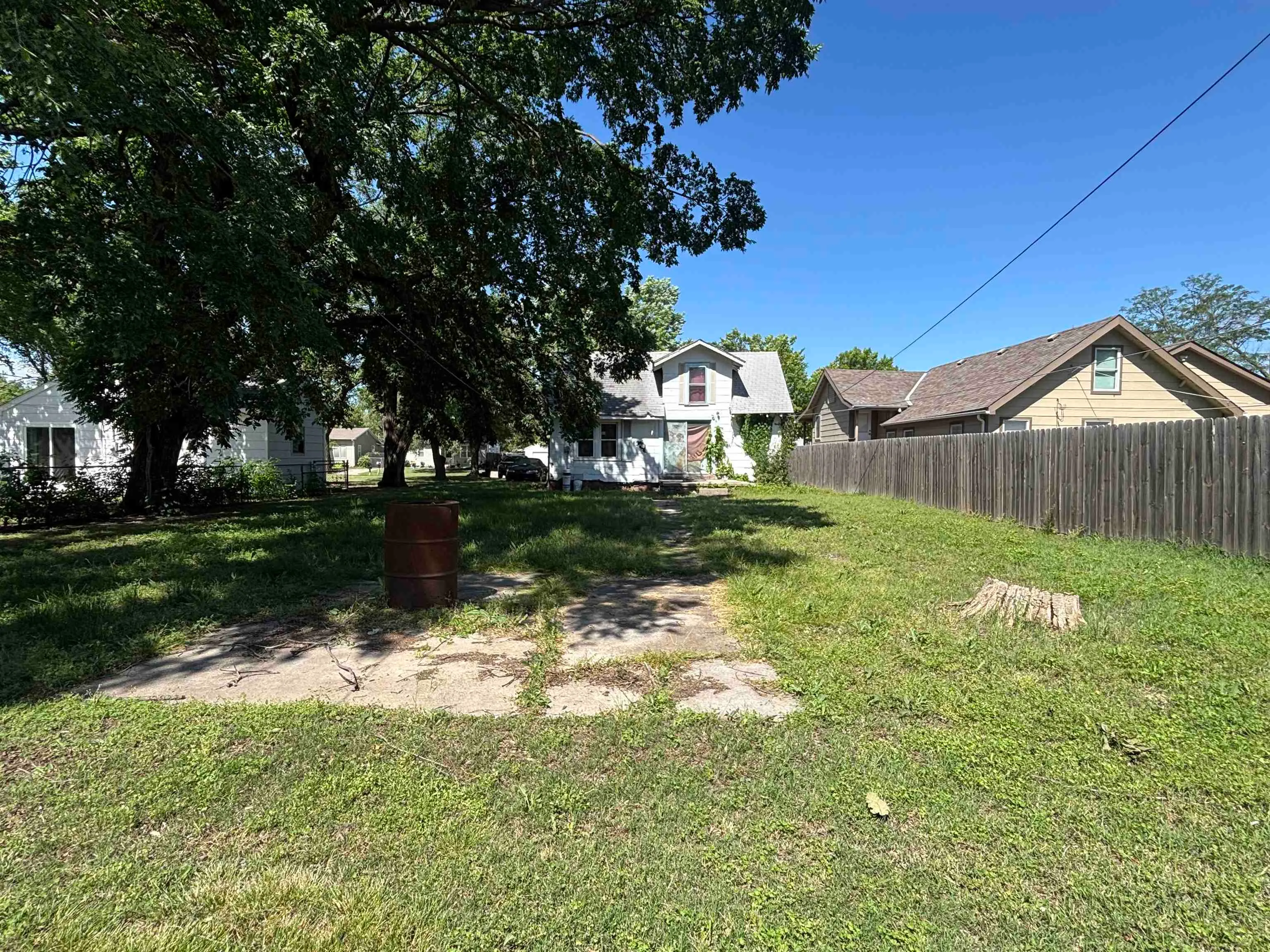 Wichita, Kansas 67213, United States, 4 Bedrooms Bedrooms, ,1 BathroomBathrooms,Residential,Pending,137295