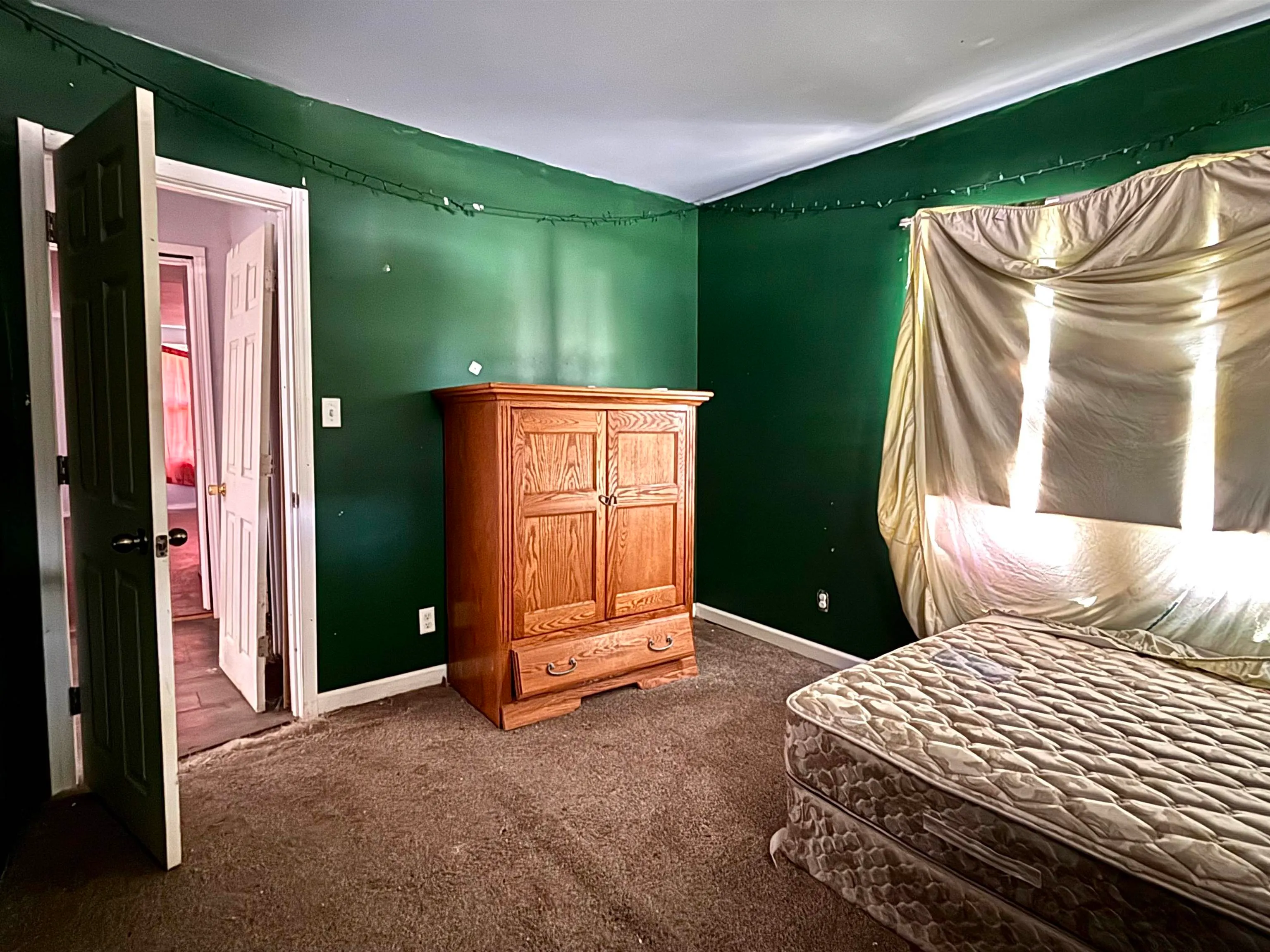 Wichita, Kansas 67213, United States, 4 Bedrooms Bedrooms, ,1 BathroomBathrooms,Residential,Pending,137295