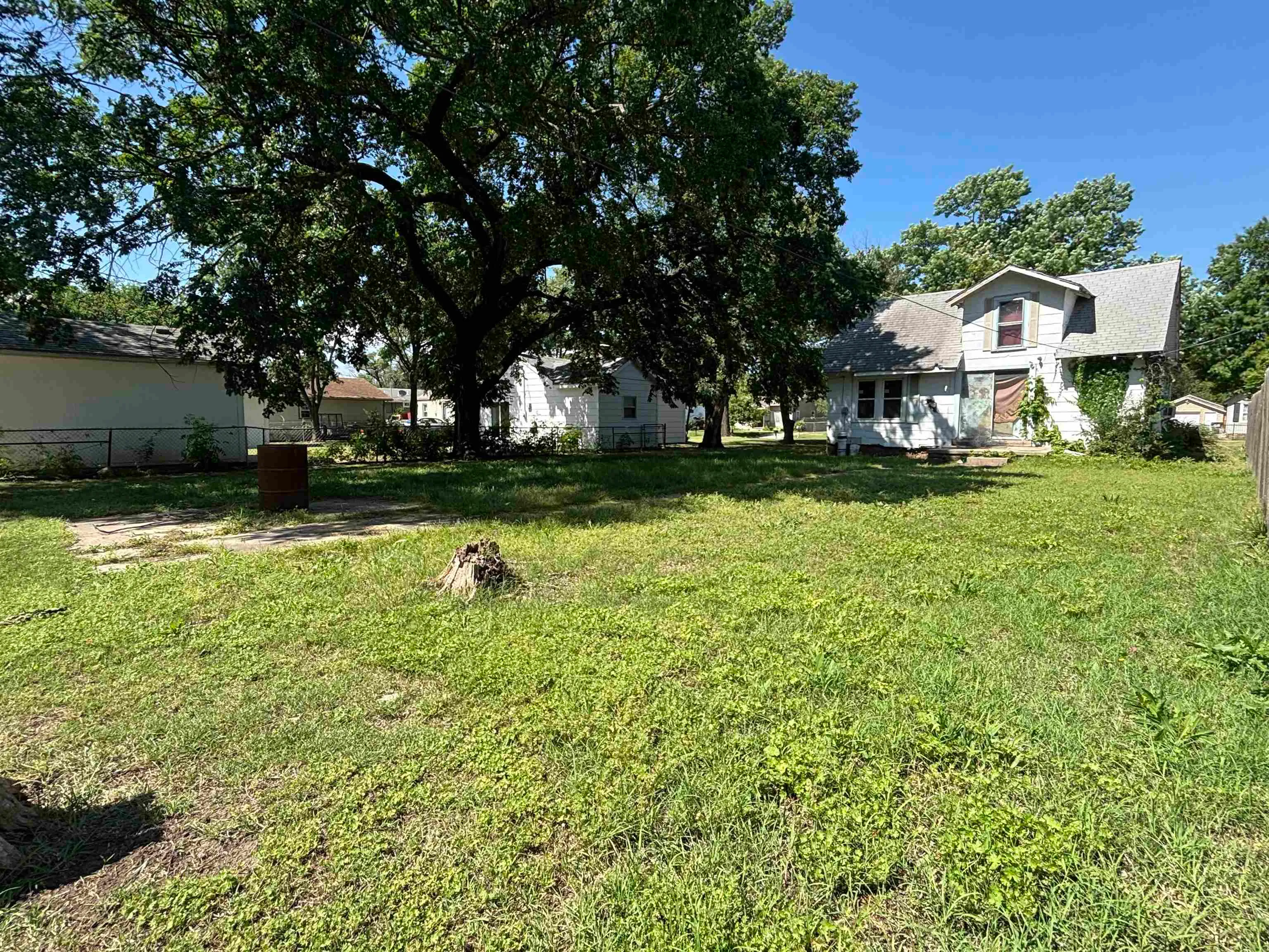 Wichita, Kansas 67213, United States, 4 Bedrooms Bedrooms, ,1 BathroomBathrooms,Residential,Pending,137295