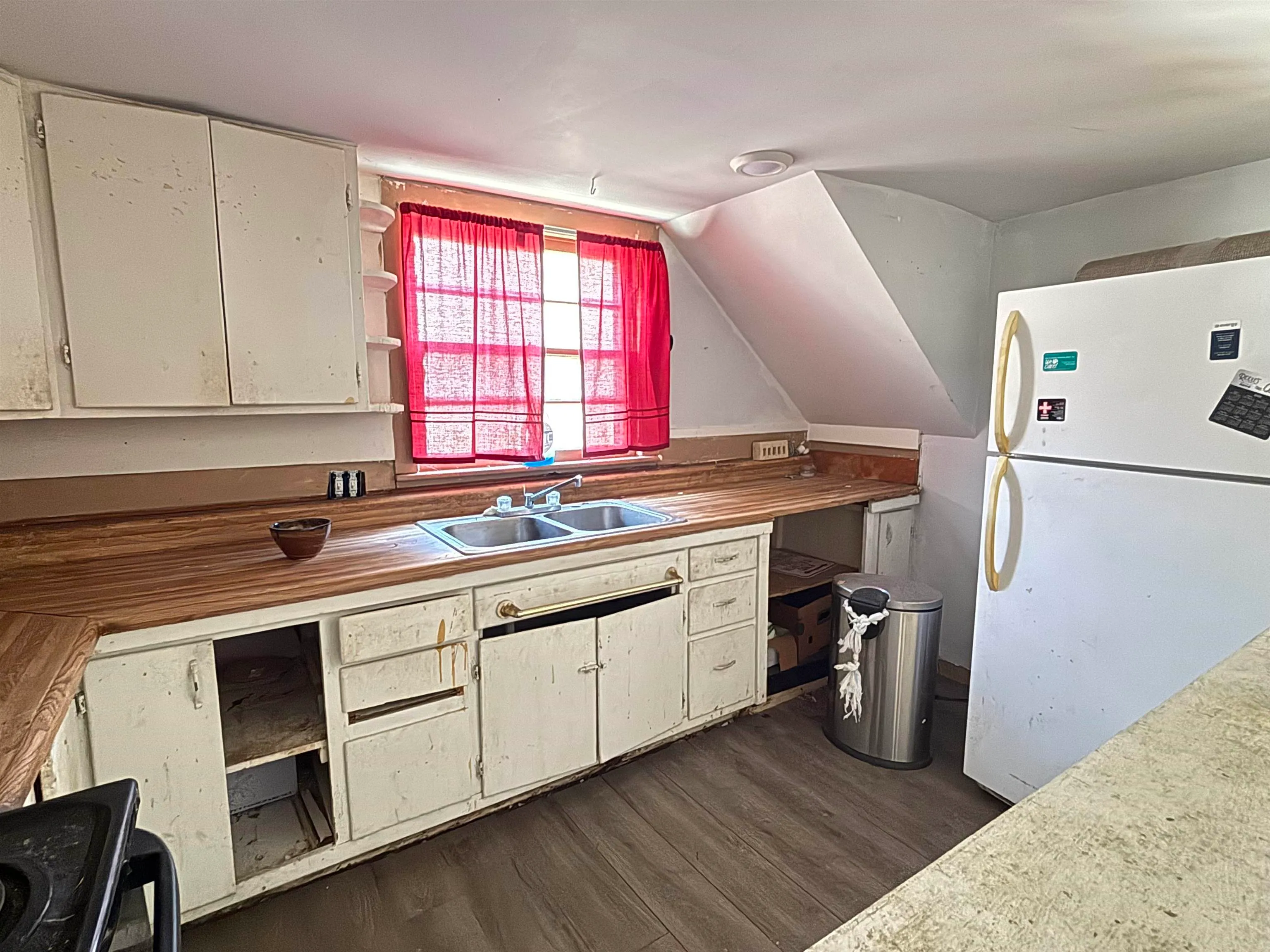 Wichita, Kansas 67213, United States, 4 Bedrooms Bedrooms, ,1 BathroomBathrooms,Residential,Pending,137295