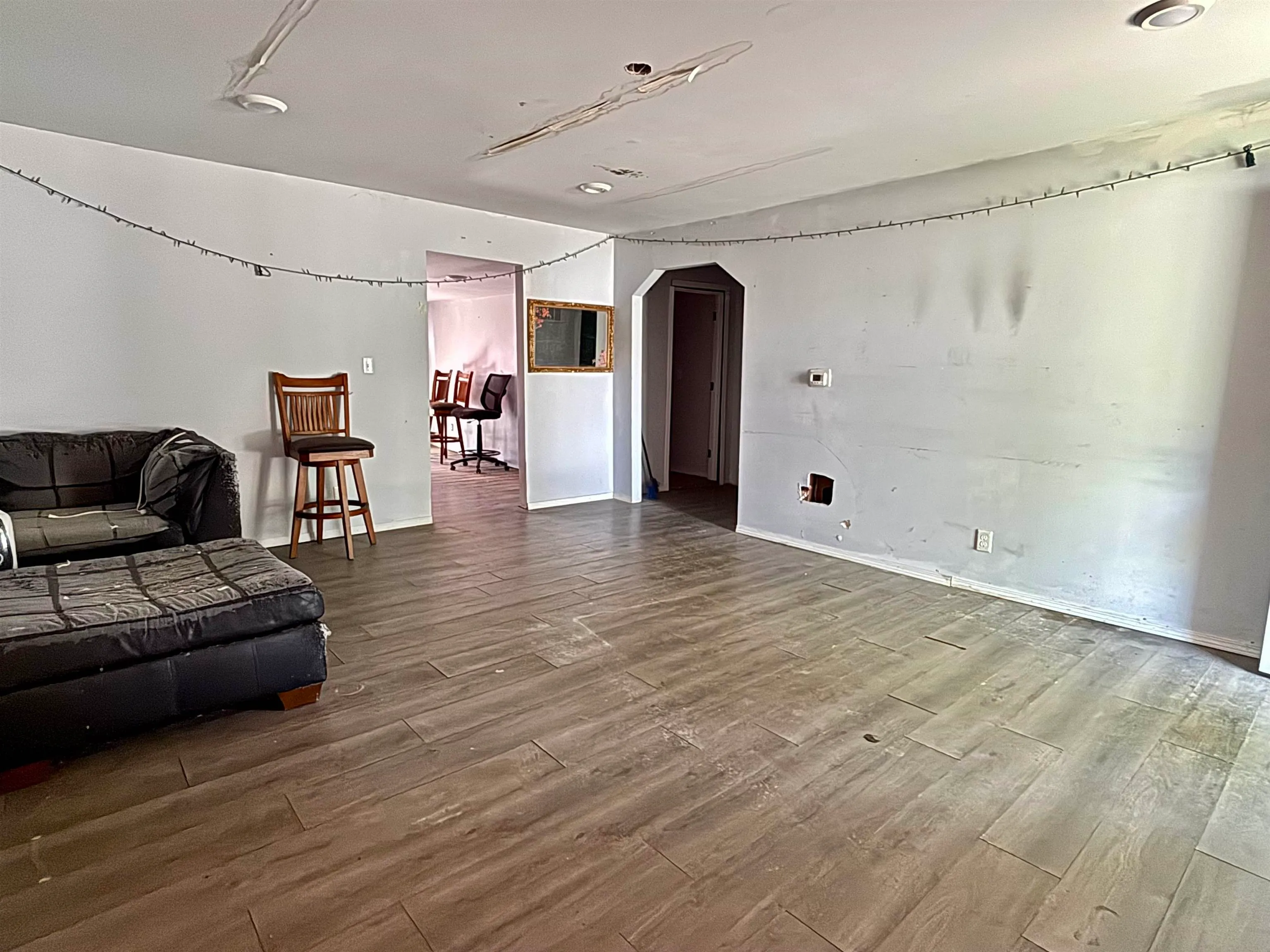 Wichita, Kansas 67213, United States, 4 Bedrooms Bedrooms, ,1 BathroomBathrooms,Residential,Pending,137295