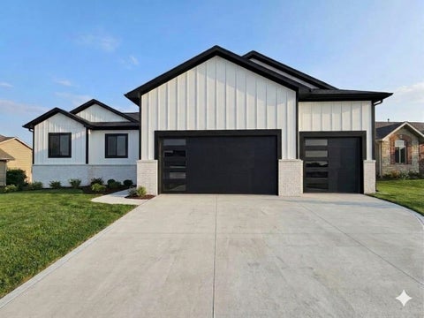 Homes For Sale - 13211 E Laguna St<br/> Wichita, KS 67230