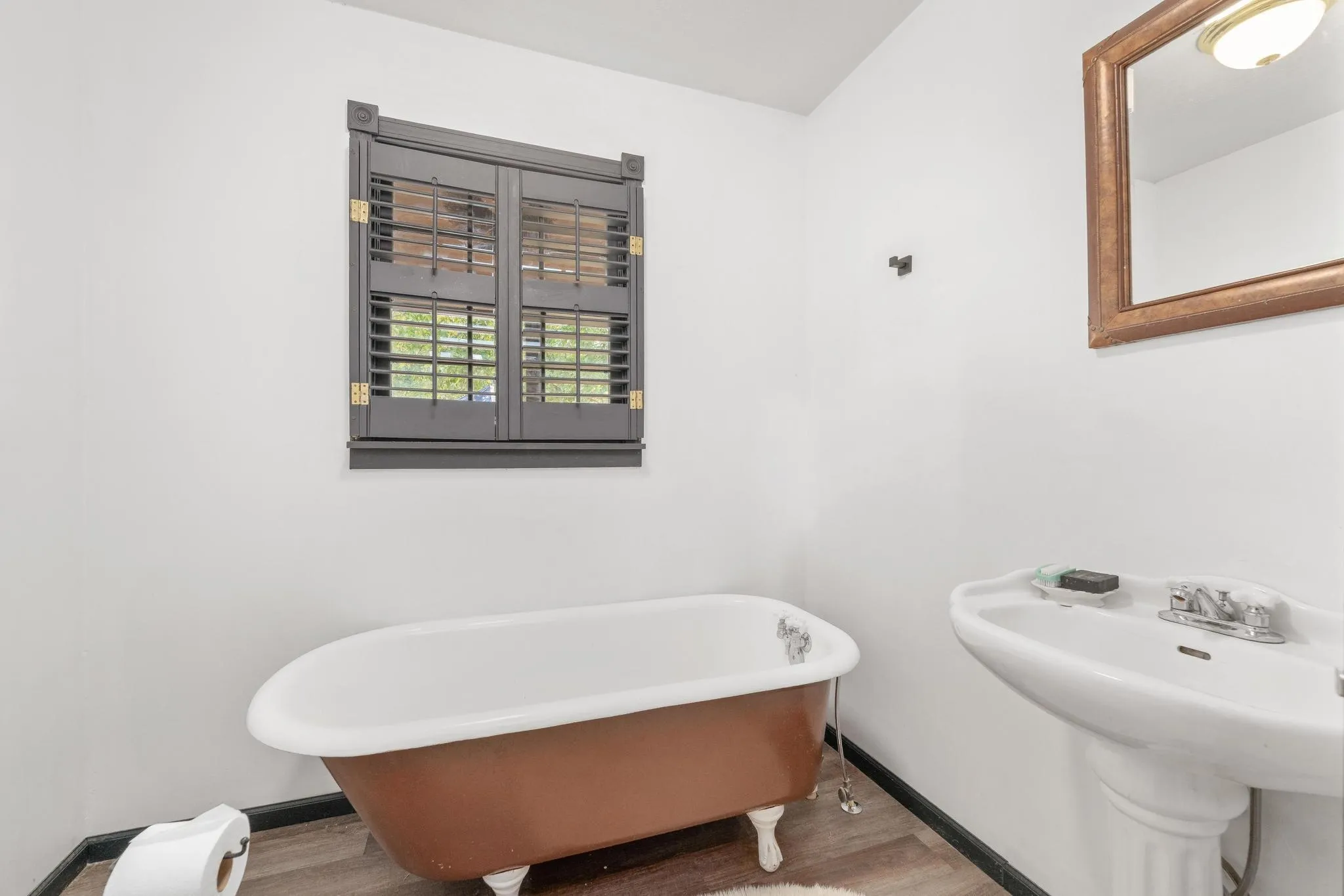 Caldwell, Kansas 67022, United States, 5 Bedrooms Bedrooms, ,3 BathroomsBathrooms,Residential,Active,239391