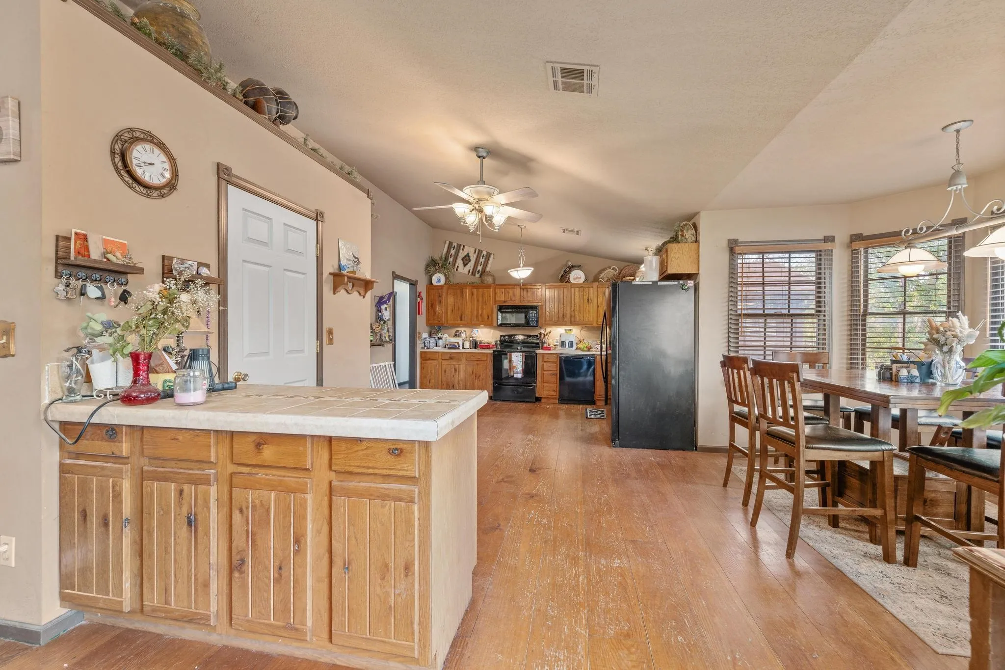 Caldwell, Kansas 67022, United States, 5 Bedrooms Bedrooms, ,3 BathroomsBathrooms,Residential,Active,239391