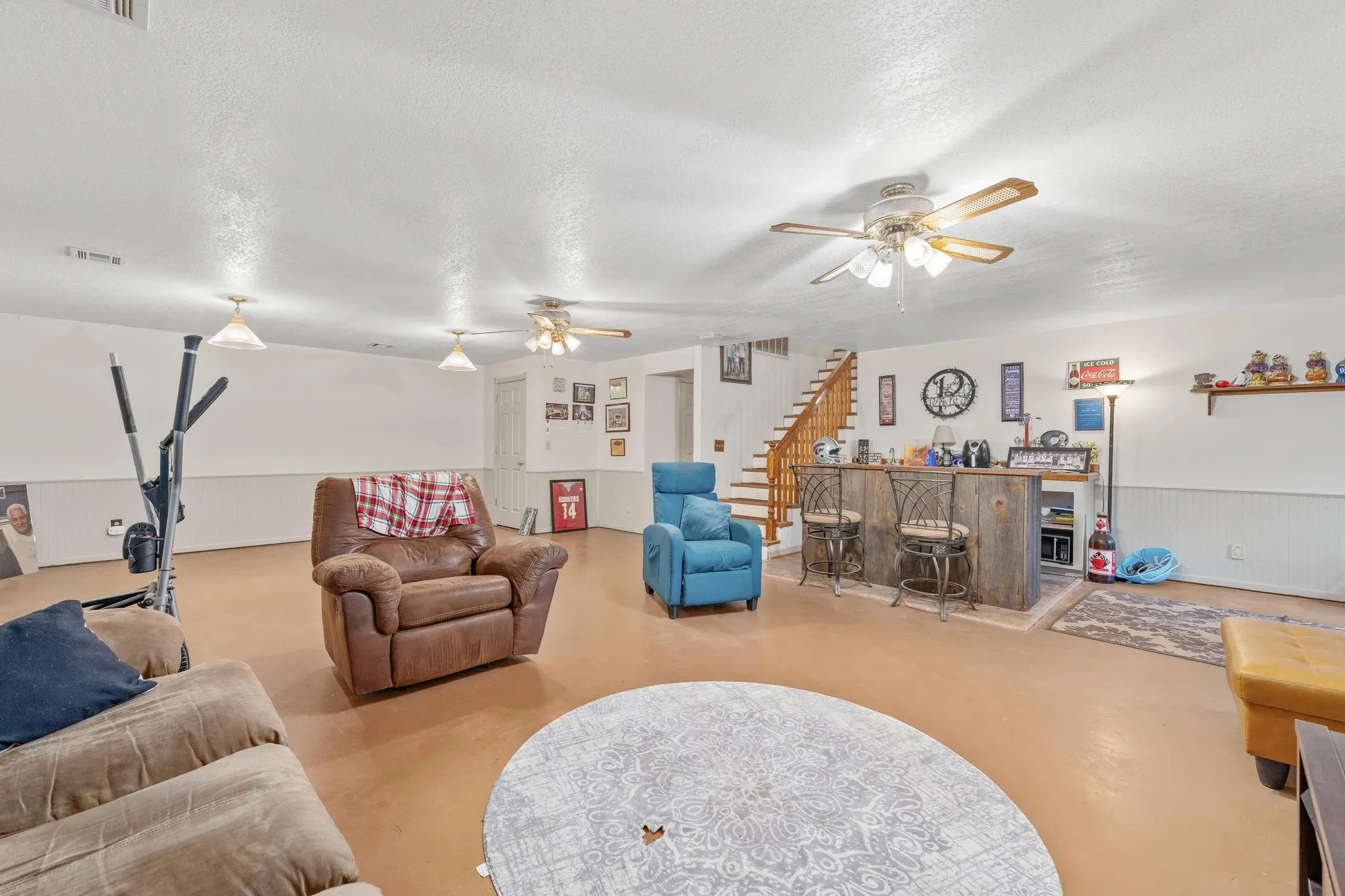 Caldwell, Kansas 67022, United States, 5 Bedrooms Bedrooms, ,3 BathroomsBathrooms,Residential,Active,239391