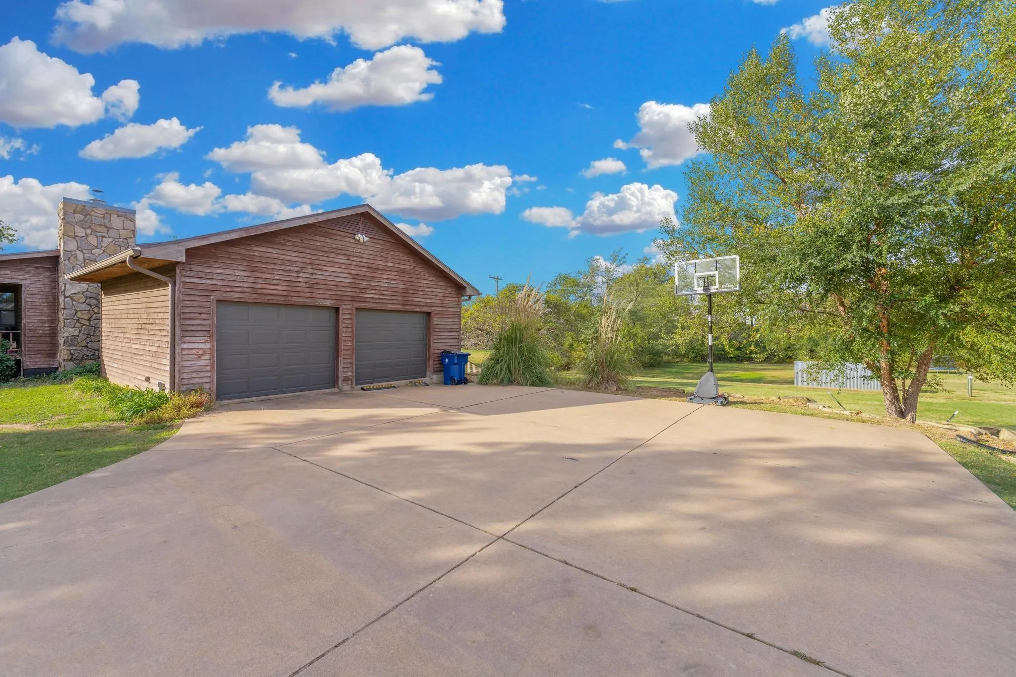 Caldwell, Kansas 67022, United States, 5 Bedrooms Bedrooms, ,3 BathroomsBathrooms,Residential,Active,239391