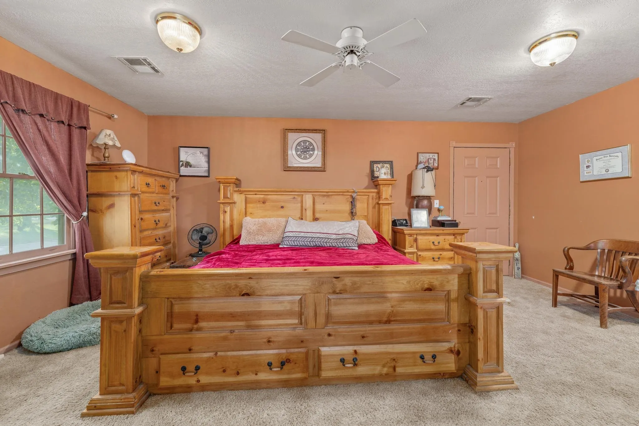 Caldwell, Kansas 67022, United States, 5 Bedrooms Bedrooms, ,3 BathroomsBathrooms,Residential,Active,239391