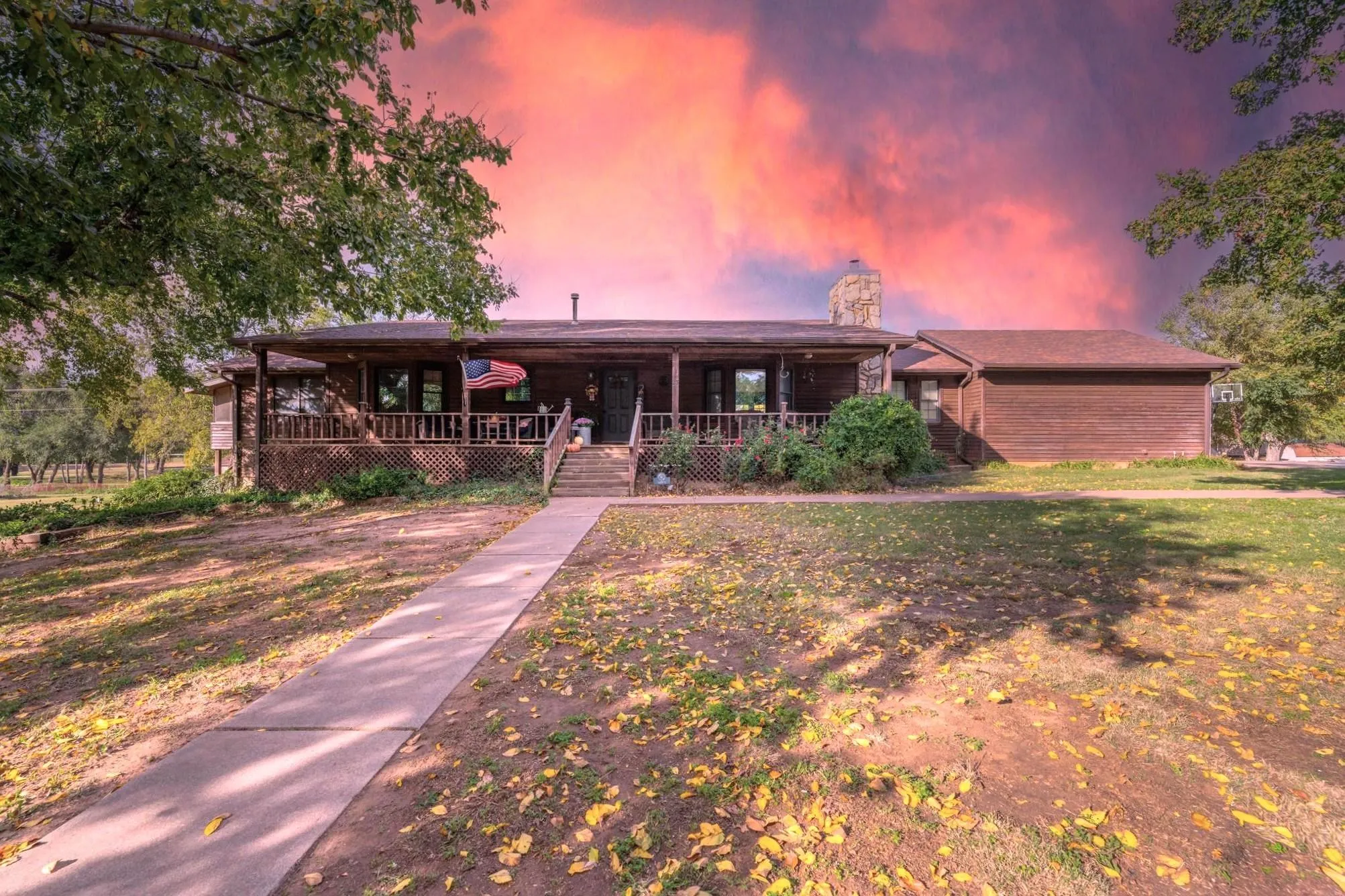 Caldwell, Kansas 67022, United States, 5 Bedrooms Bedrooms, ,3 BathroomsBathrooms,Residential,Active,239391