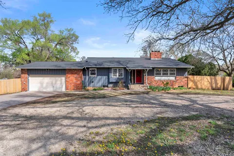 15 Circle Dr, Mulvane, KS MLS: 653173