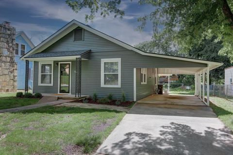 Homes For Sale - 1320 N 9th St<br/> Cowley County, Arkansas City, KS 67005