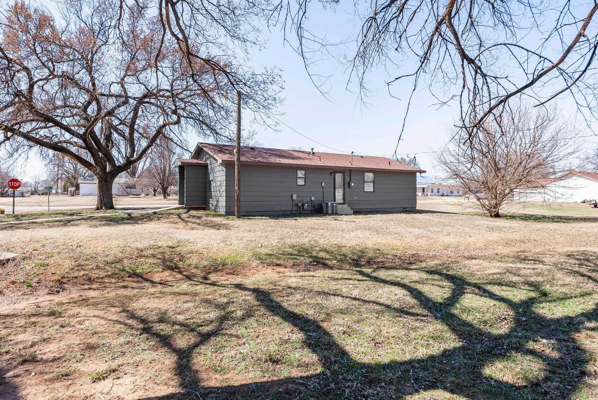 502 N Harper St, Attica, Kansas image 27