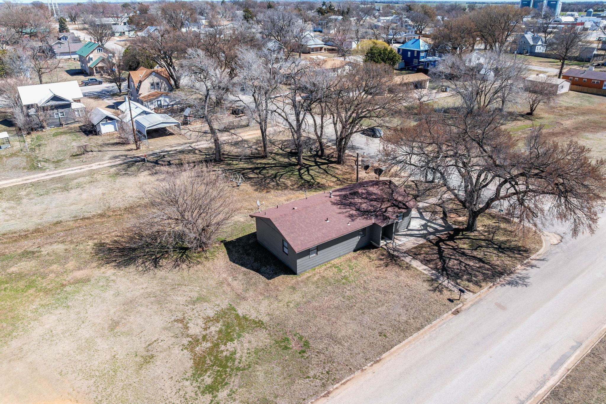 502 N Harper St, Attica, Kansas image 7