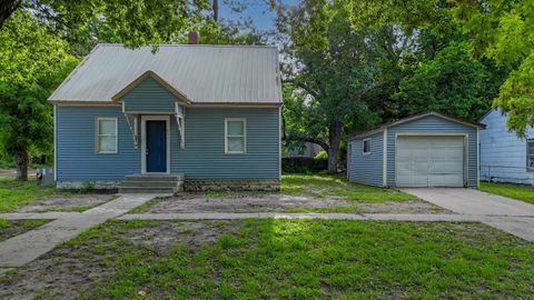 Homes For Sale - 801 N C St<br/> Cowley County, Arkansas City, KS 67005