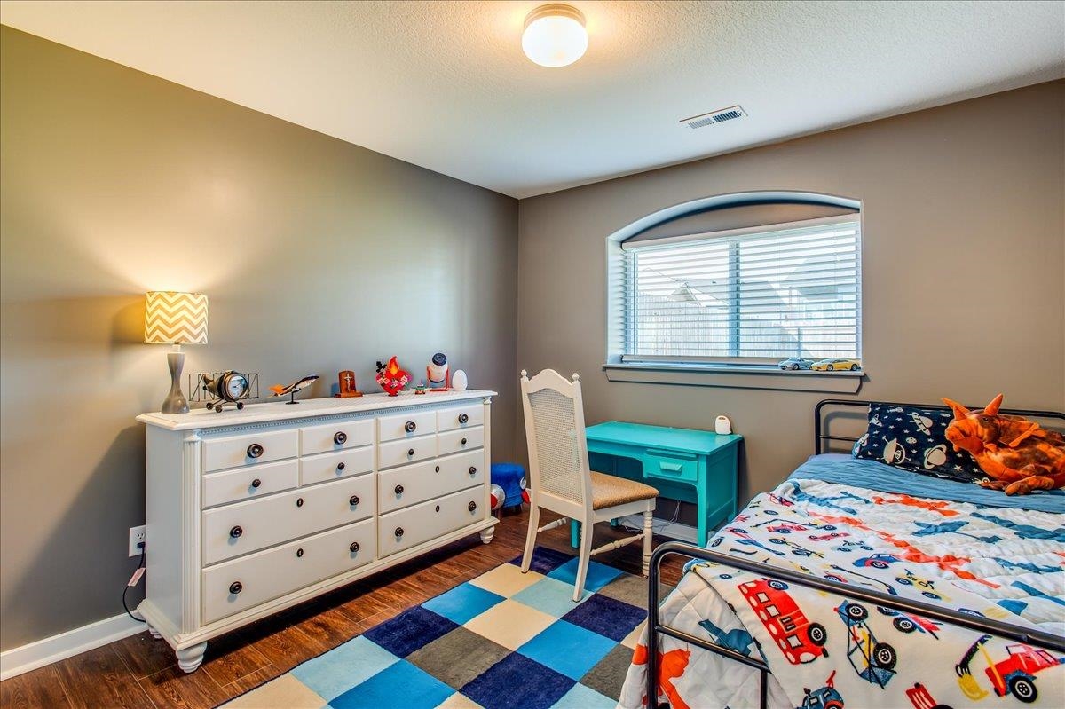 1820 E Cedar Tree St, Park City, Kansas image 28